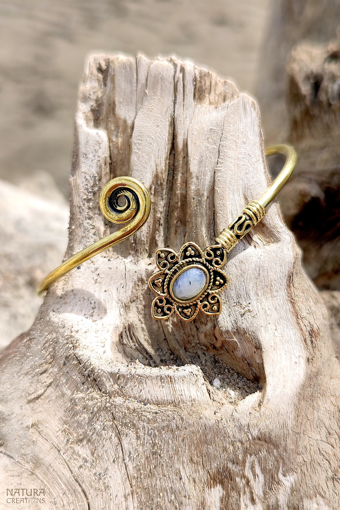 Geometric Flower Bracelet ๑ Adjustable Brass Bracelet