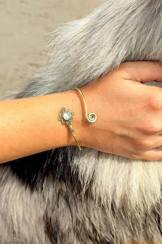 Geometric Flower Bracelet ๑ Adjustable Brass Bracelet