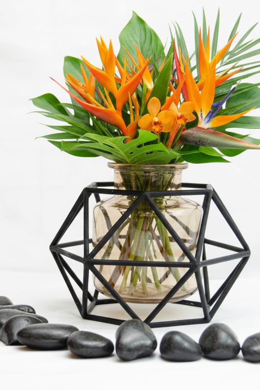 Geometric Wire Vase Cage – Modern Design for Weddings & Everyday Living